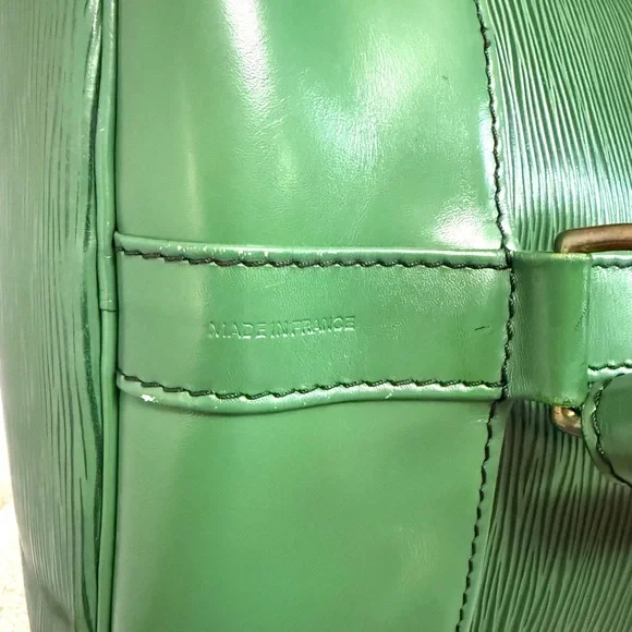 Authentic Louis Vuitton Randonnée GM backpack/ shoulder bag green Epi leather